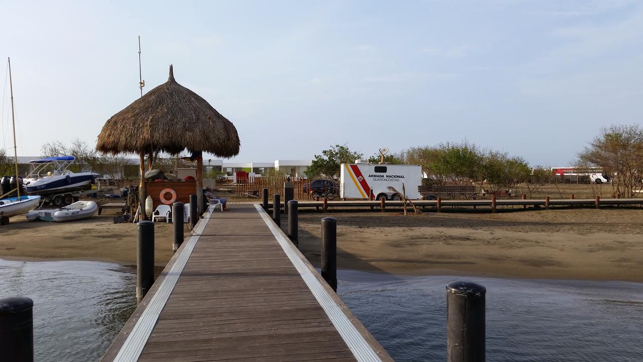 Cabana Puerto Velero Puerto Caimán Esterno foto